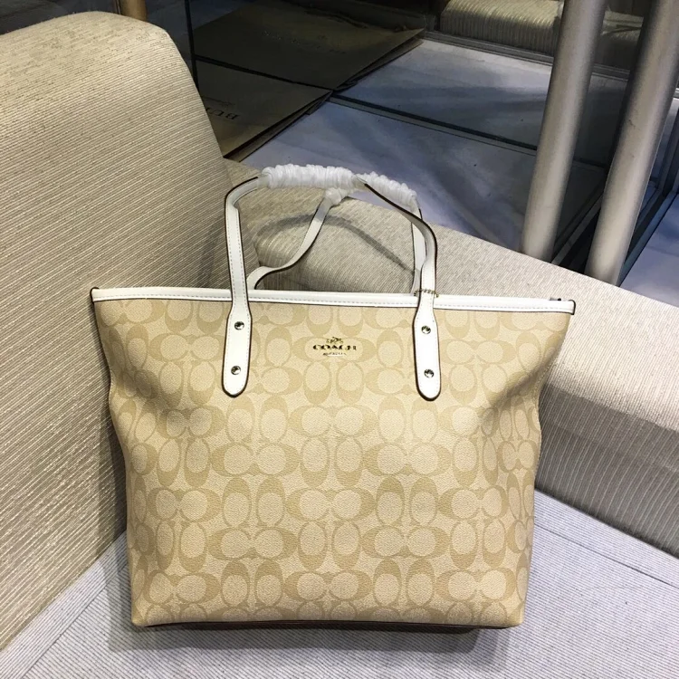 COACH Signature Tote with White Hand Tasche