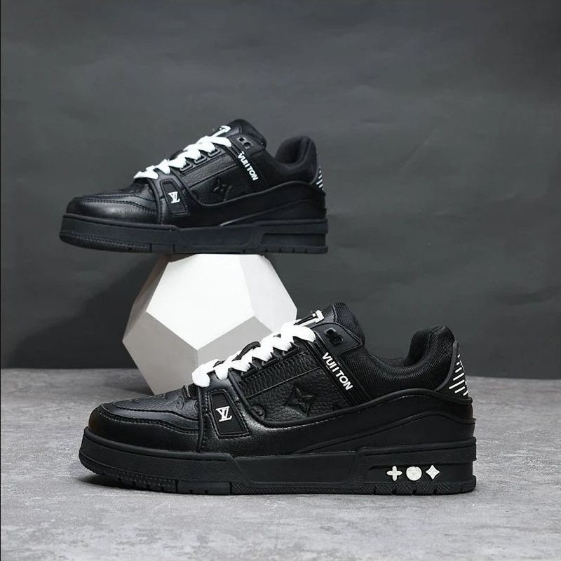800 Sneakers