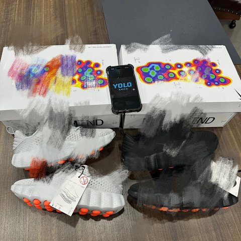 YO 001 002 Sneakers