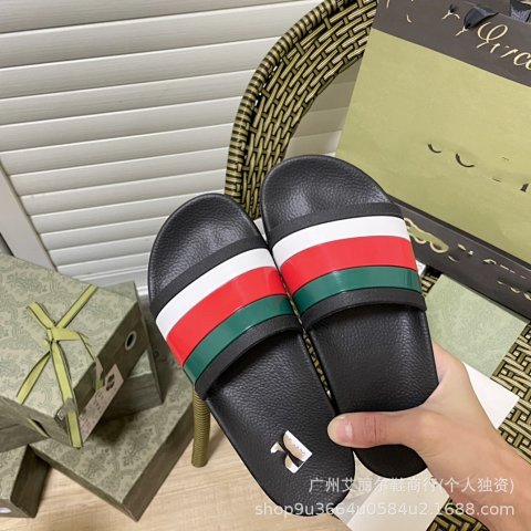 c- -DC Sneakers